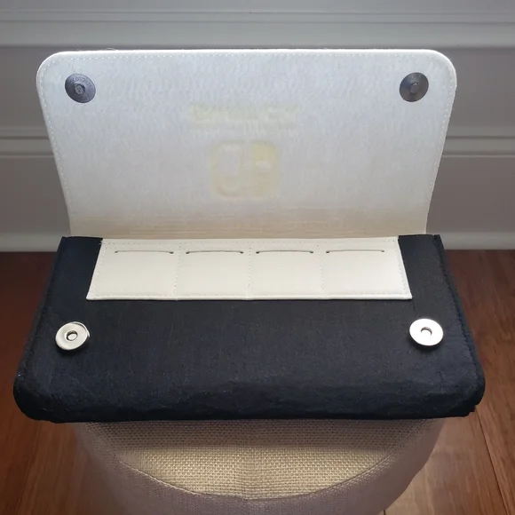 Nintendo Switch & Lite Soft Pouch Bag Felt Cloth Storage CarryCase Buttons - Picture 2 of 3